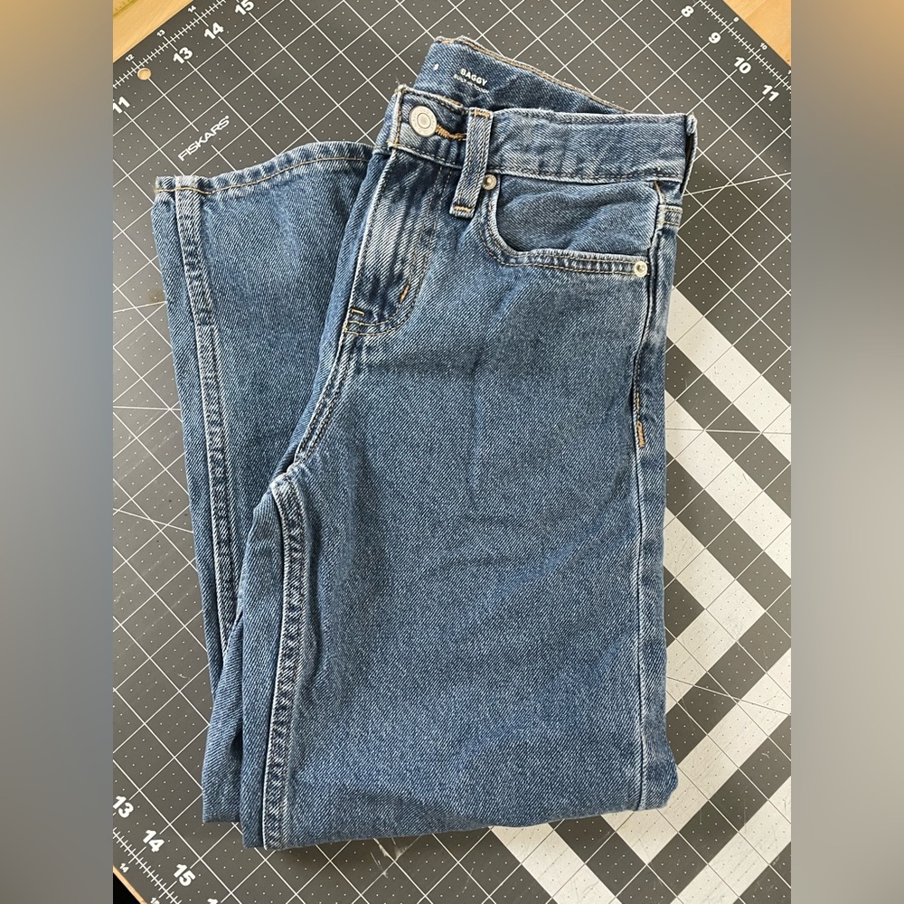 Old Navy loose fit jeans, Sz 8 boys.